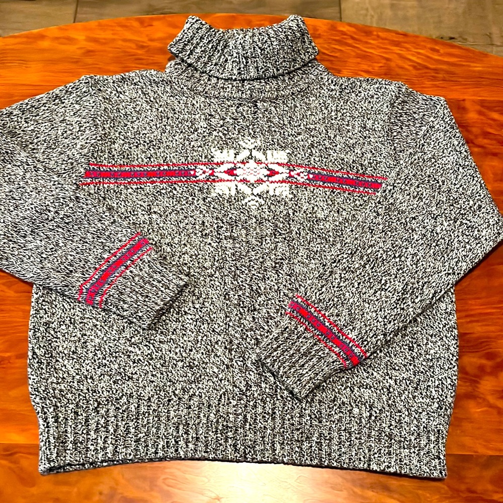 Beautiful Liz Claiborne Petite Sweater